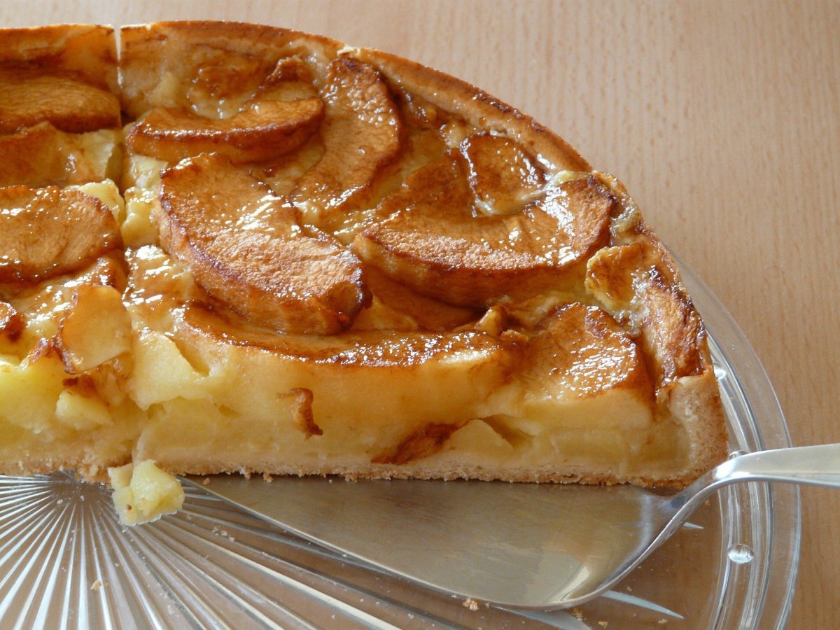 Шарлотка с яблоками