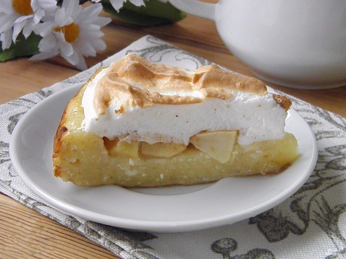 Королевский пирог с творогом и яблоками