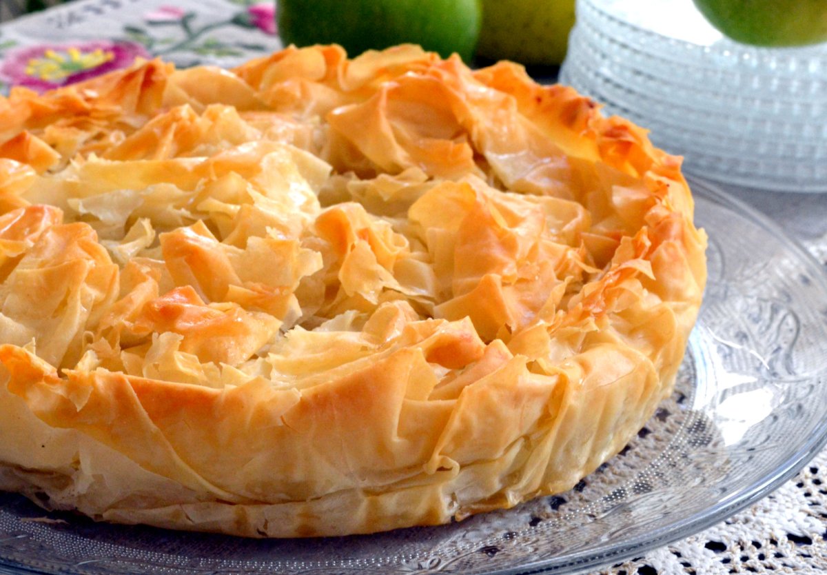 Песочный торт с клубникой