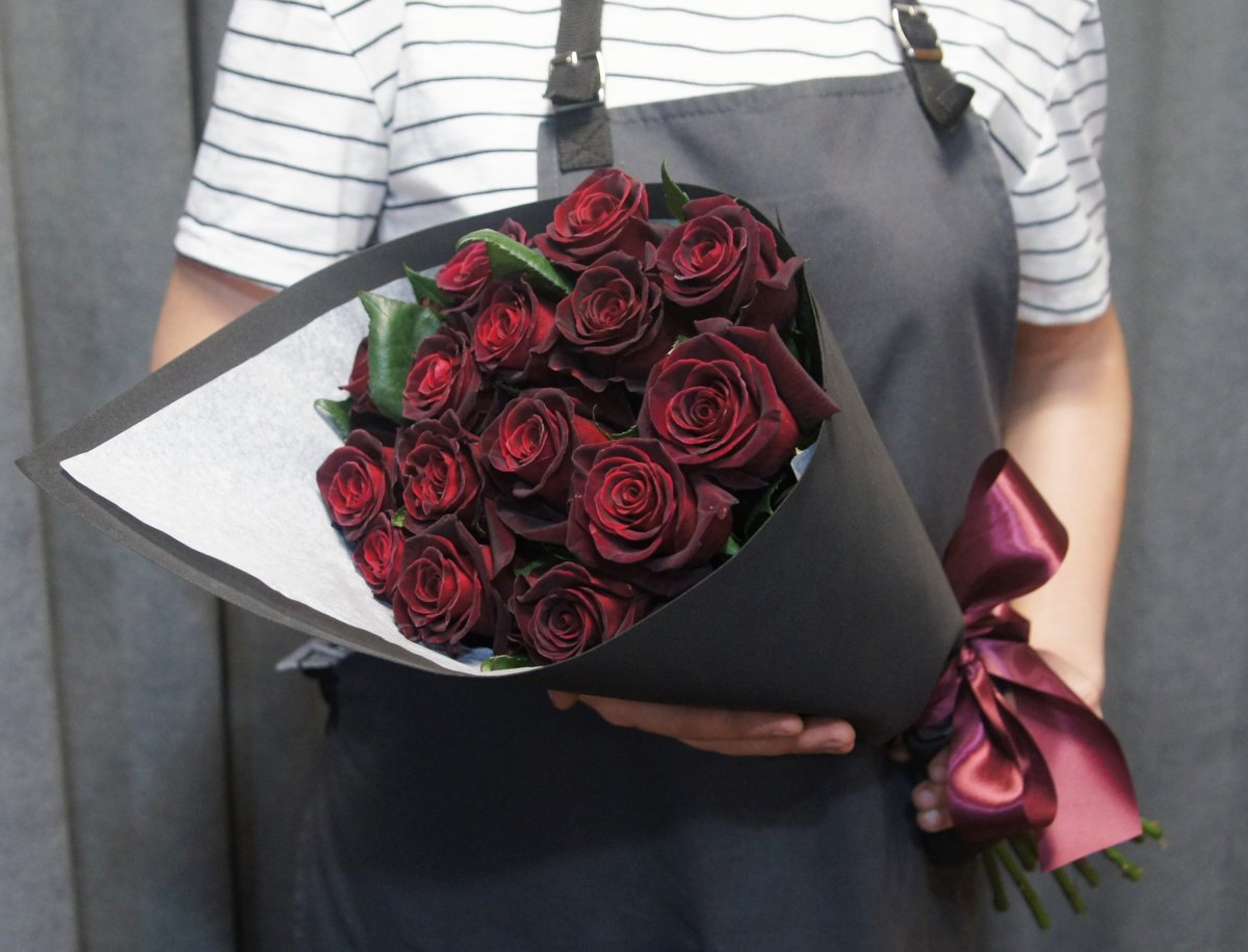 Роза Black Baccara букет