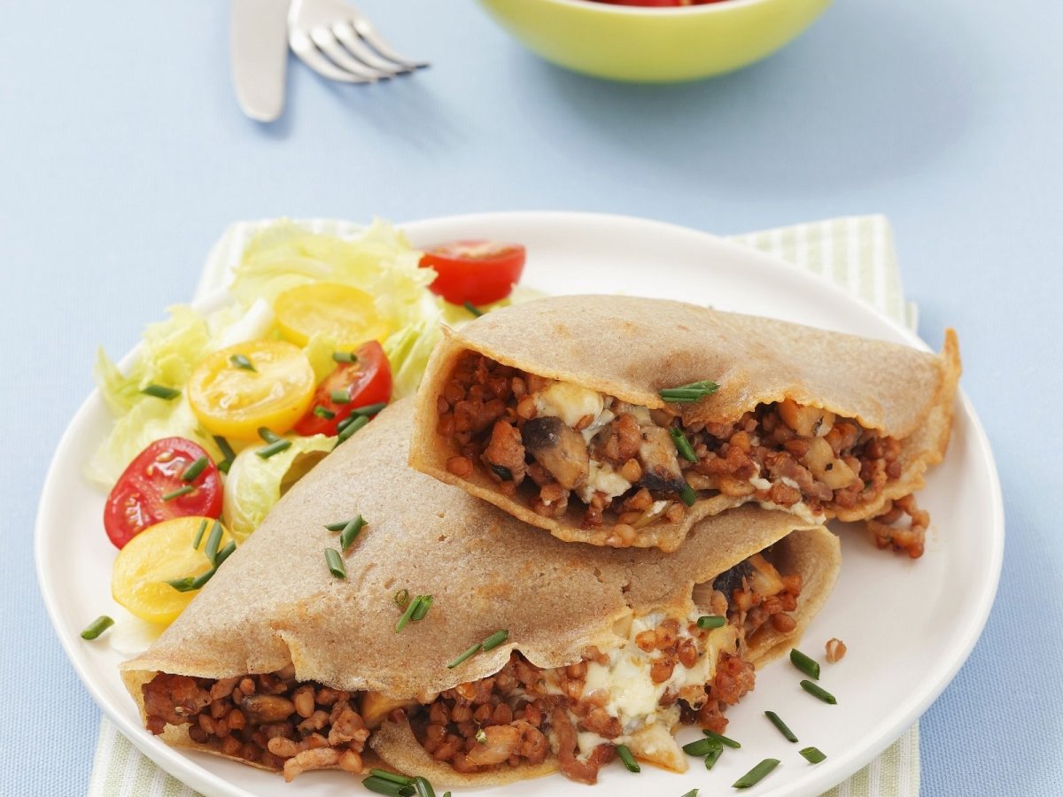 Блинчики с индейкой и грибами