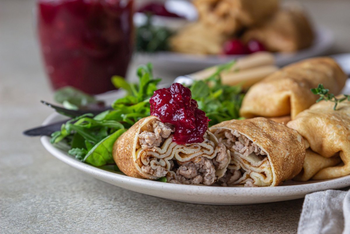 Блинчики с яблоком и корицей