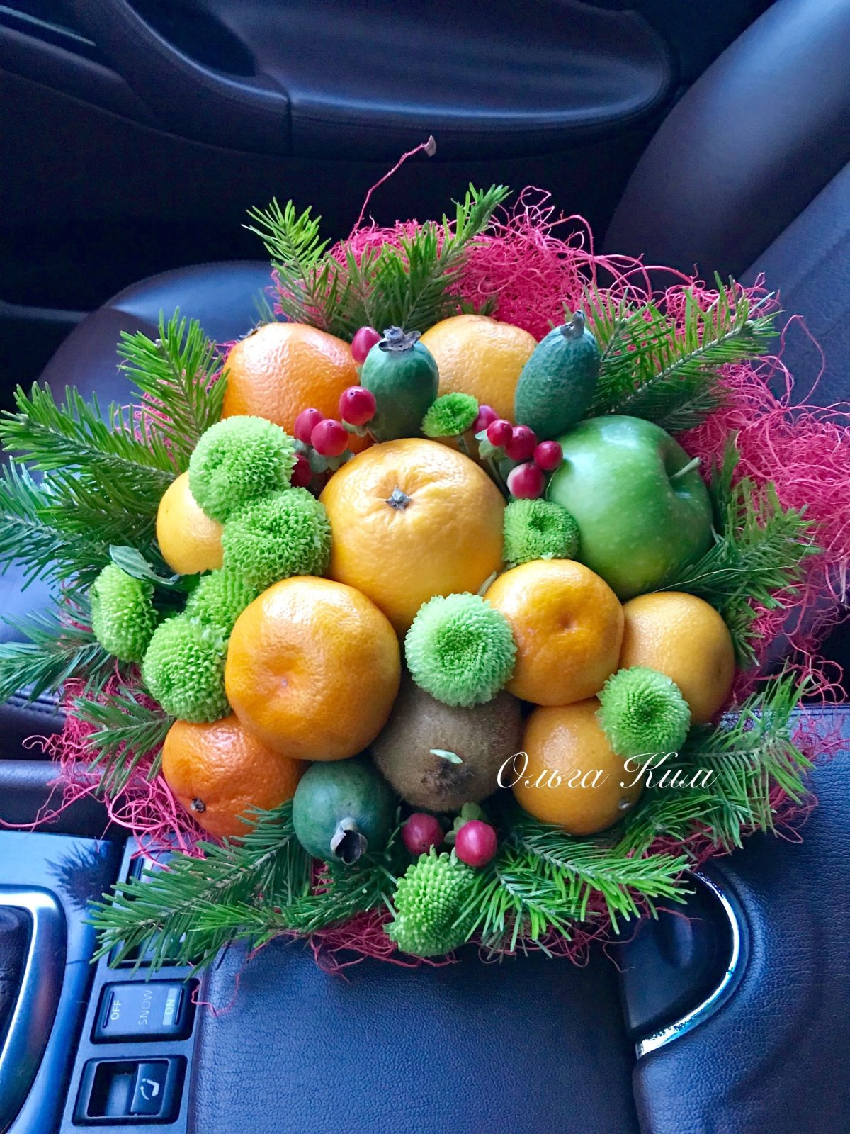Новогодние букеты из фруктов