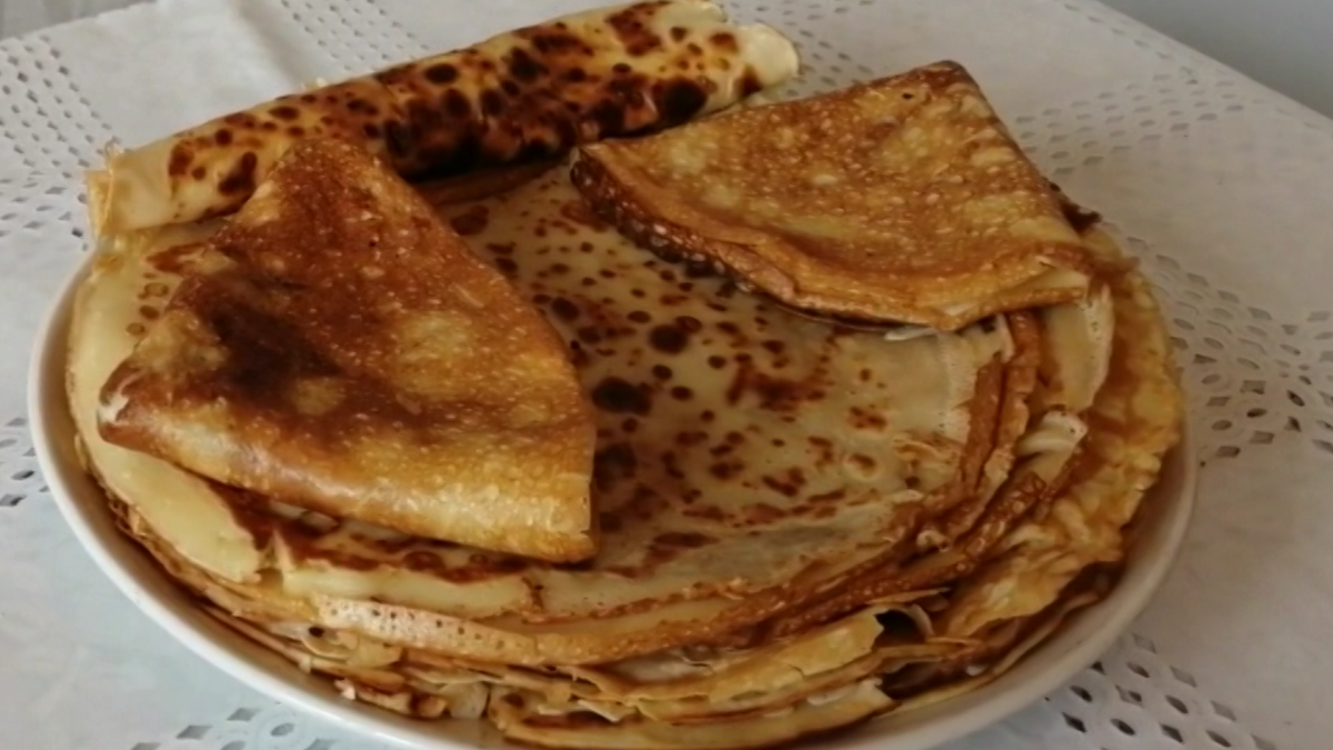 Блины на молоке с дырочками тонкие