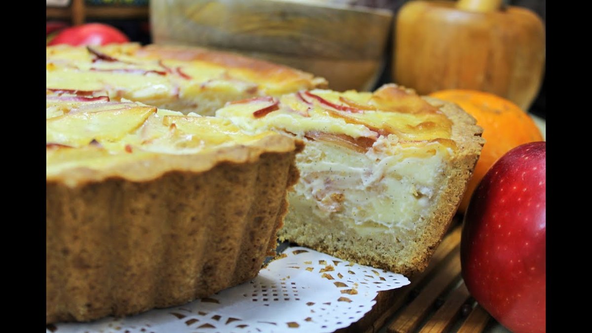 Шарлотка с грушами