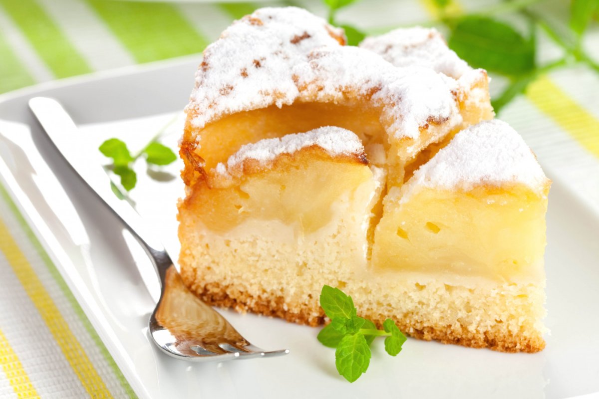 Манник с яблоками