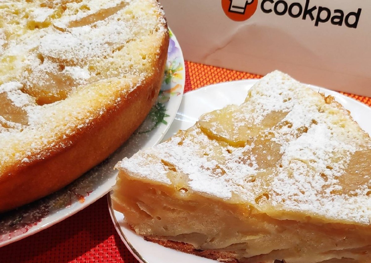 Пирог с яблоками на сметане от Юлии Высоцкой