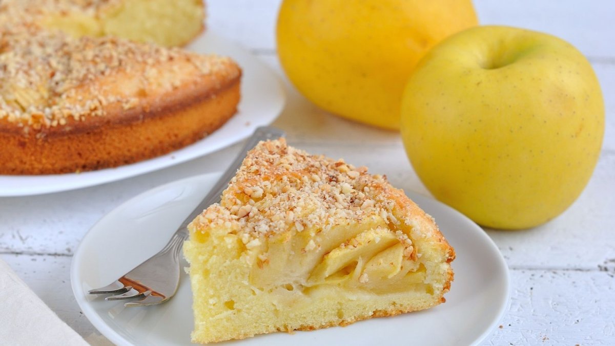 Красивый пирог с яблоками