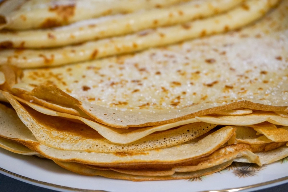 Блины на молоке с дырочками тонкие