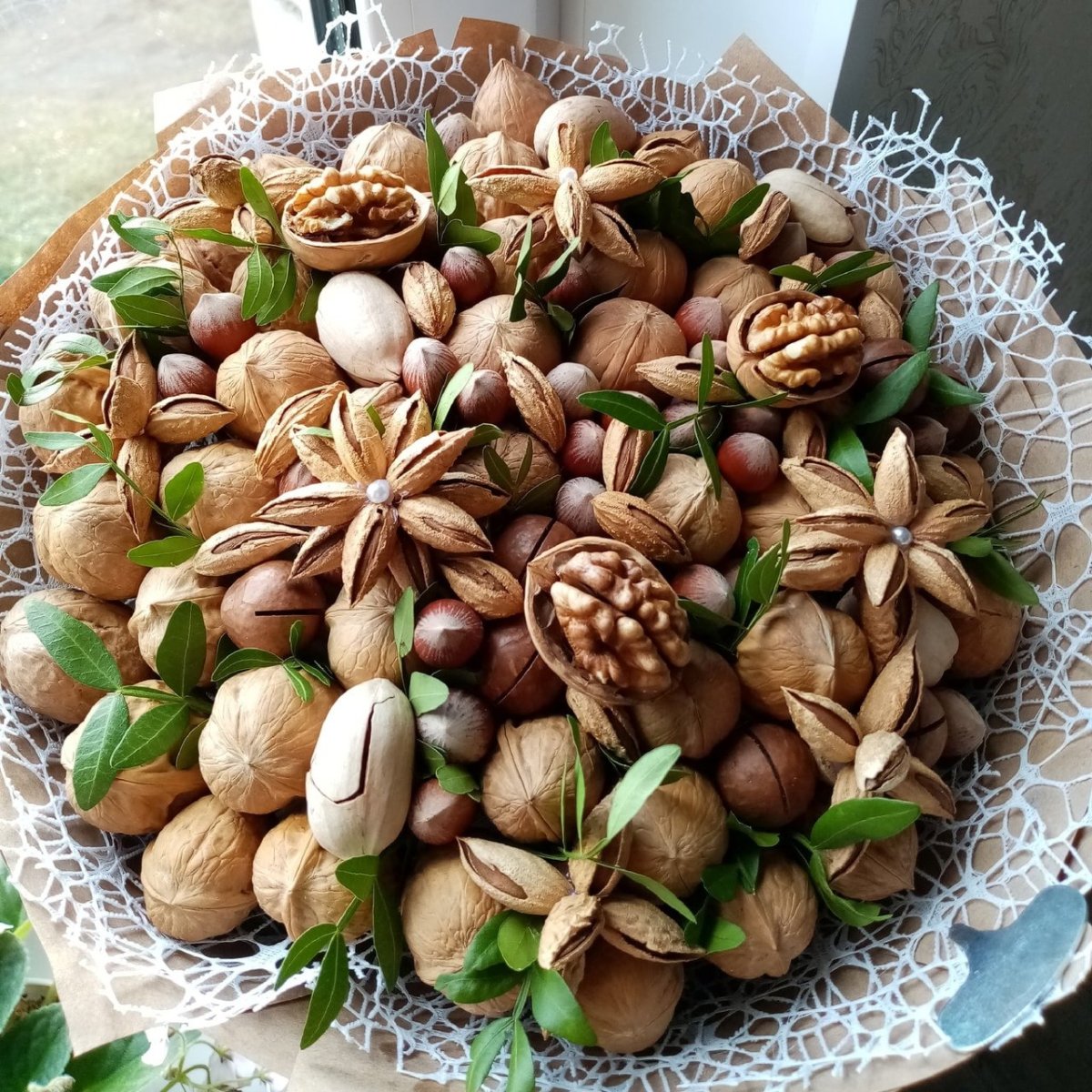 Букет из орехов и лаванды