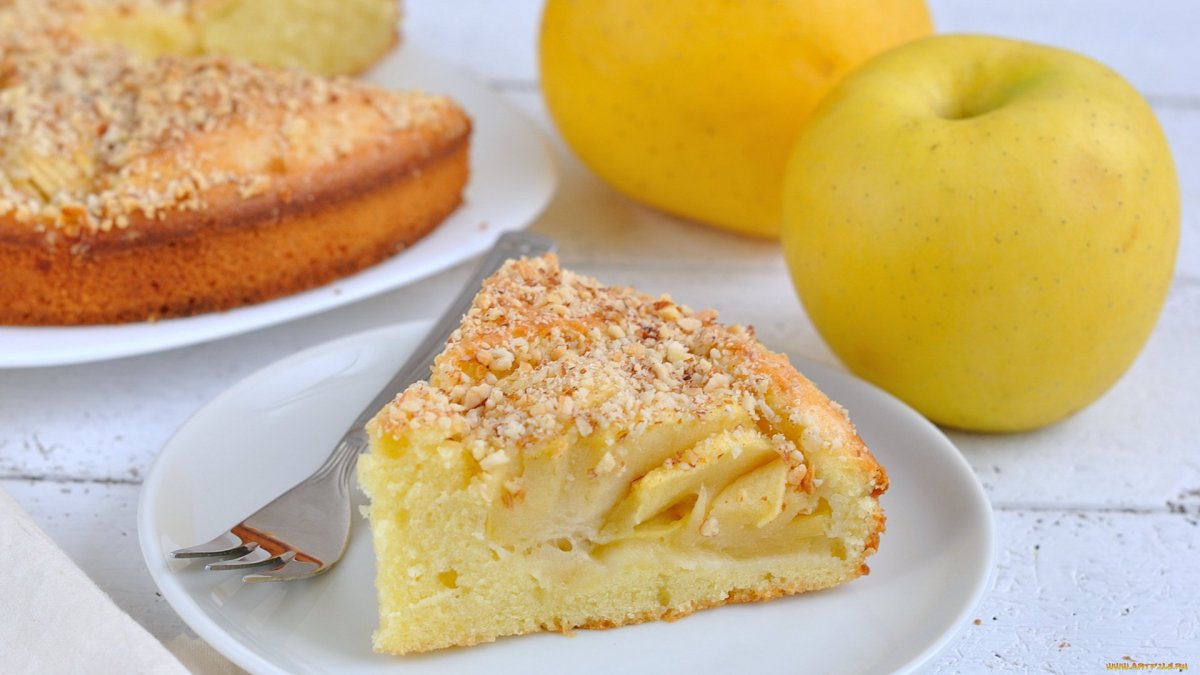 Шарлотка с яблоками