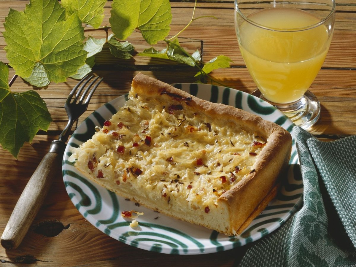 Немецкий луковый пирог Цвибелькухен