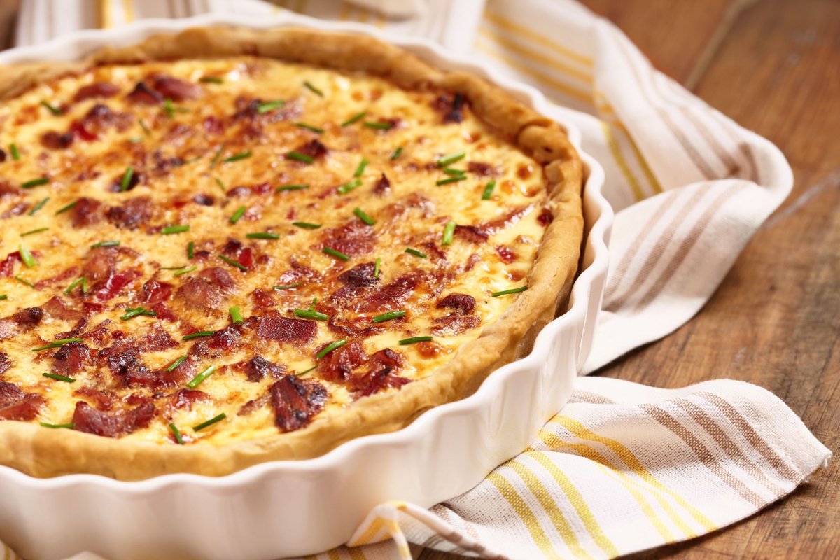 КИШ С беконом и овощами