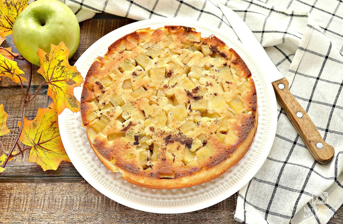 Заливной пирог с яблоками