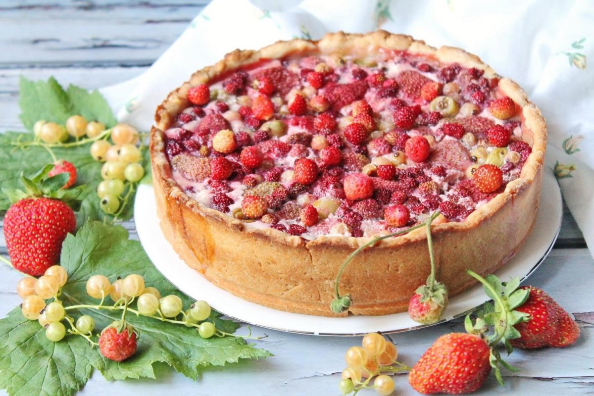 Пирог с клубникой