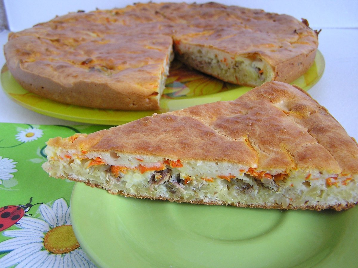 Пирог шарлотка с капустой