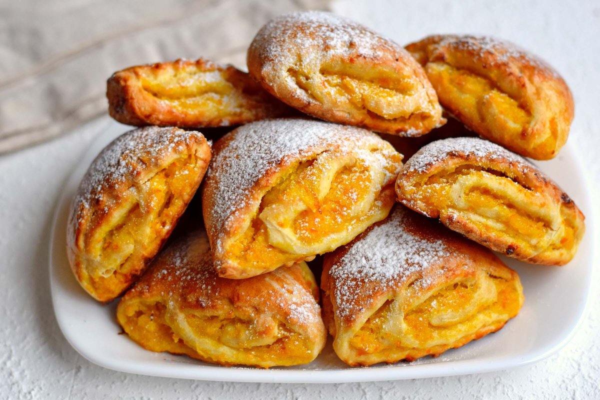 Слойки с ананасом