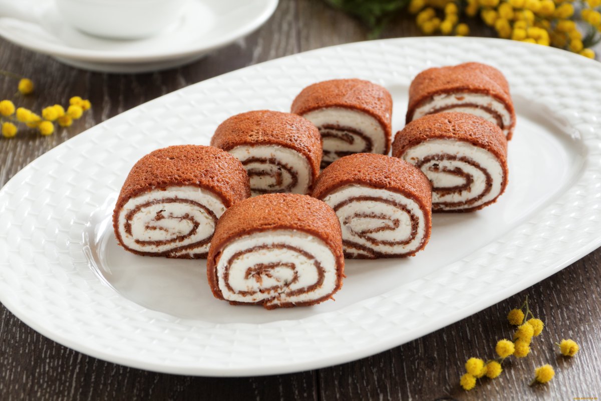 Пирожное рулет чешский