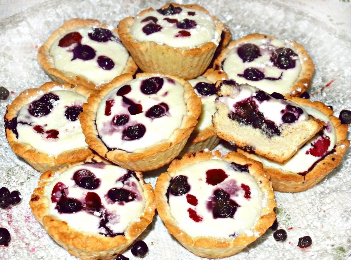 Корзиночки с творогом и ягодами