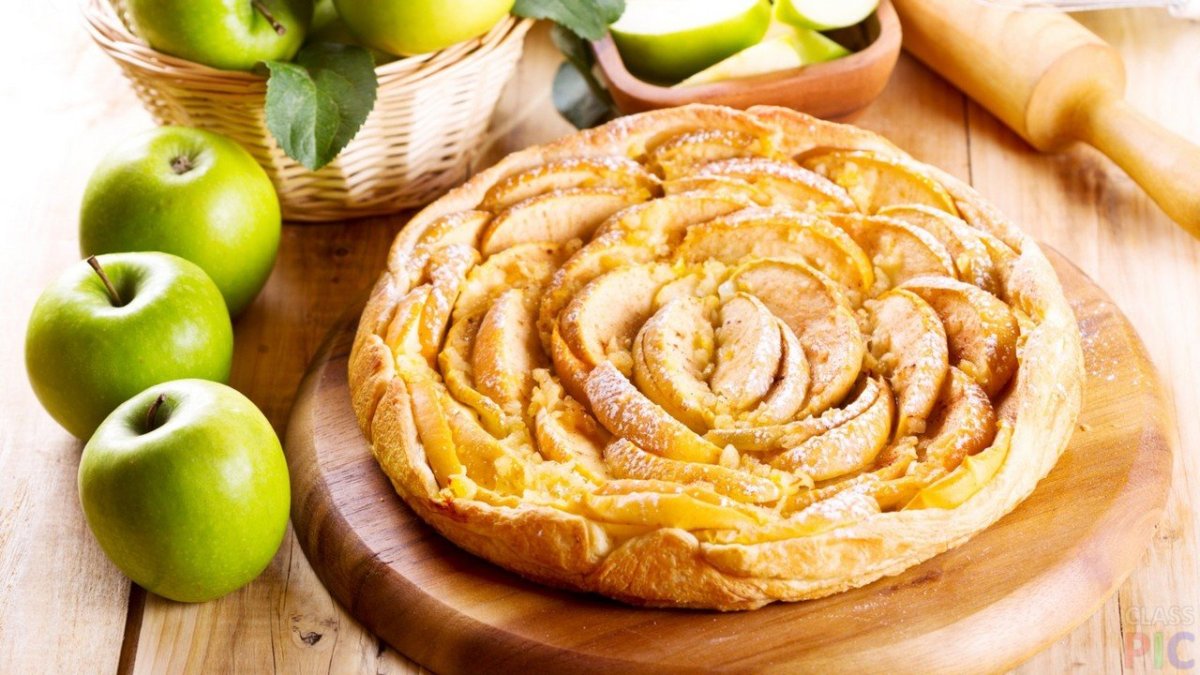Шарлотка с яблоками