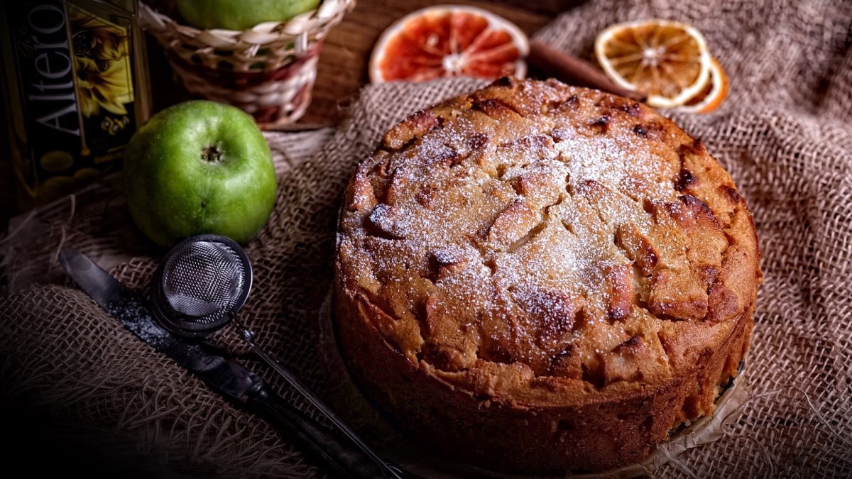Чай с шарлоткой