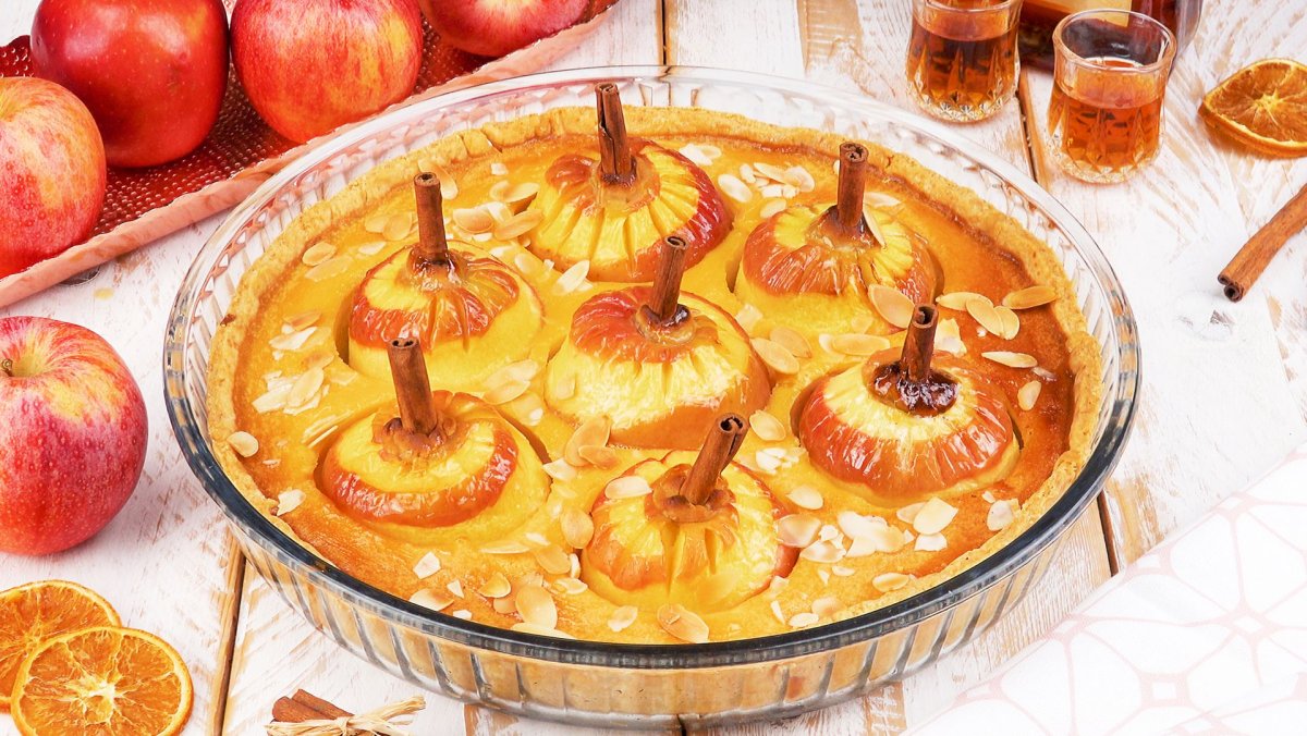 Чай с шарлоткой