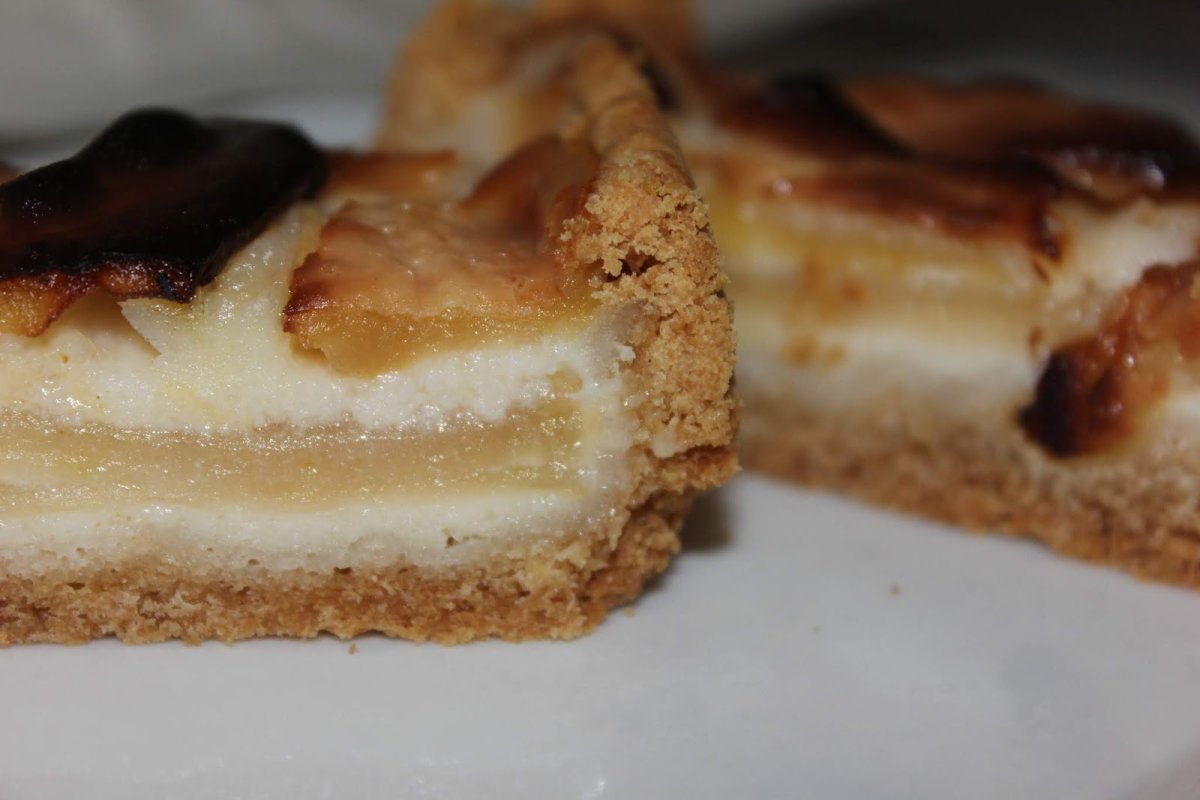 Шарлотка на сковороде