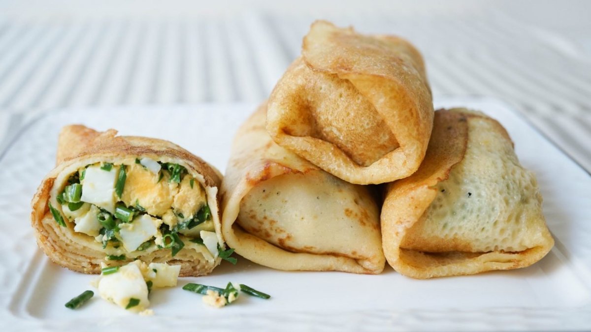 Блинчики с яйцом и луком