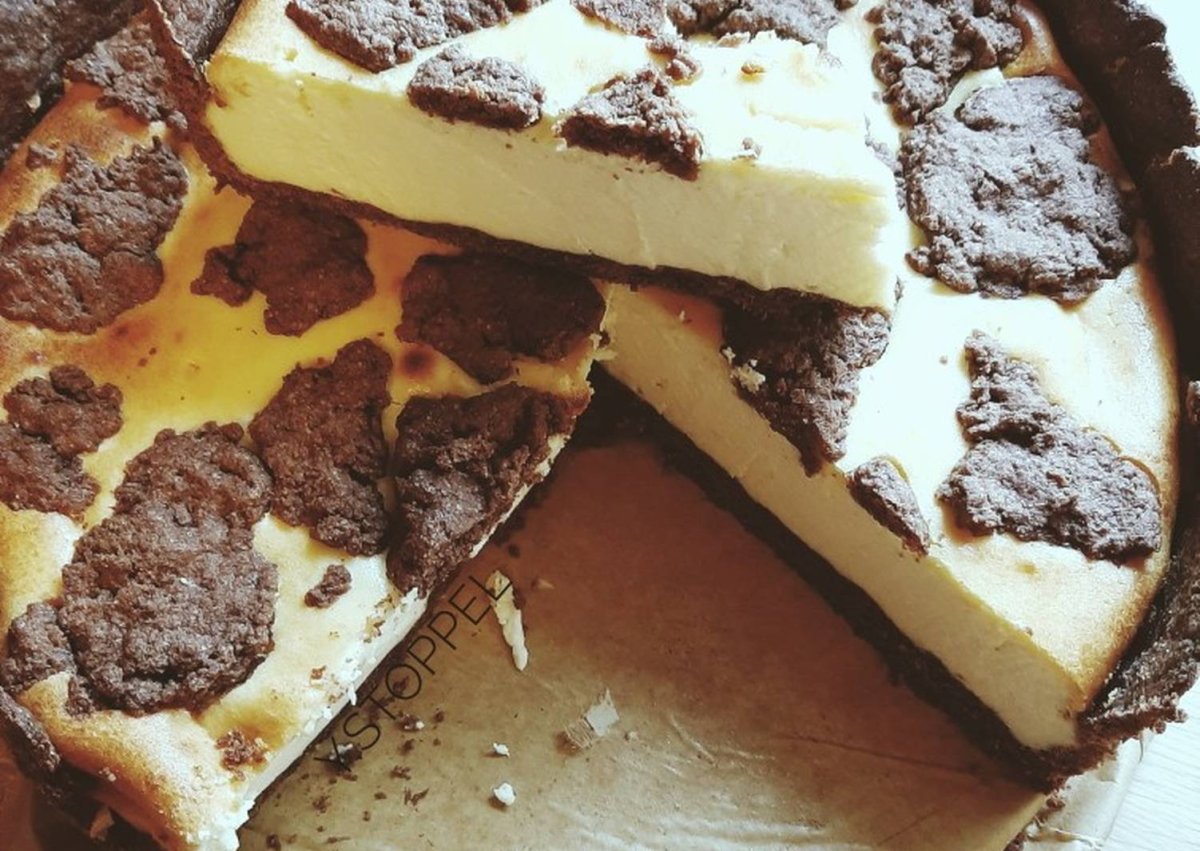 Ачма с зеленью и сыром