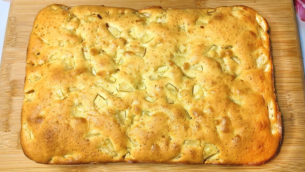 Шарлотка с яблоками