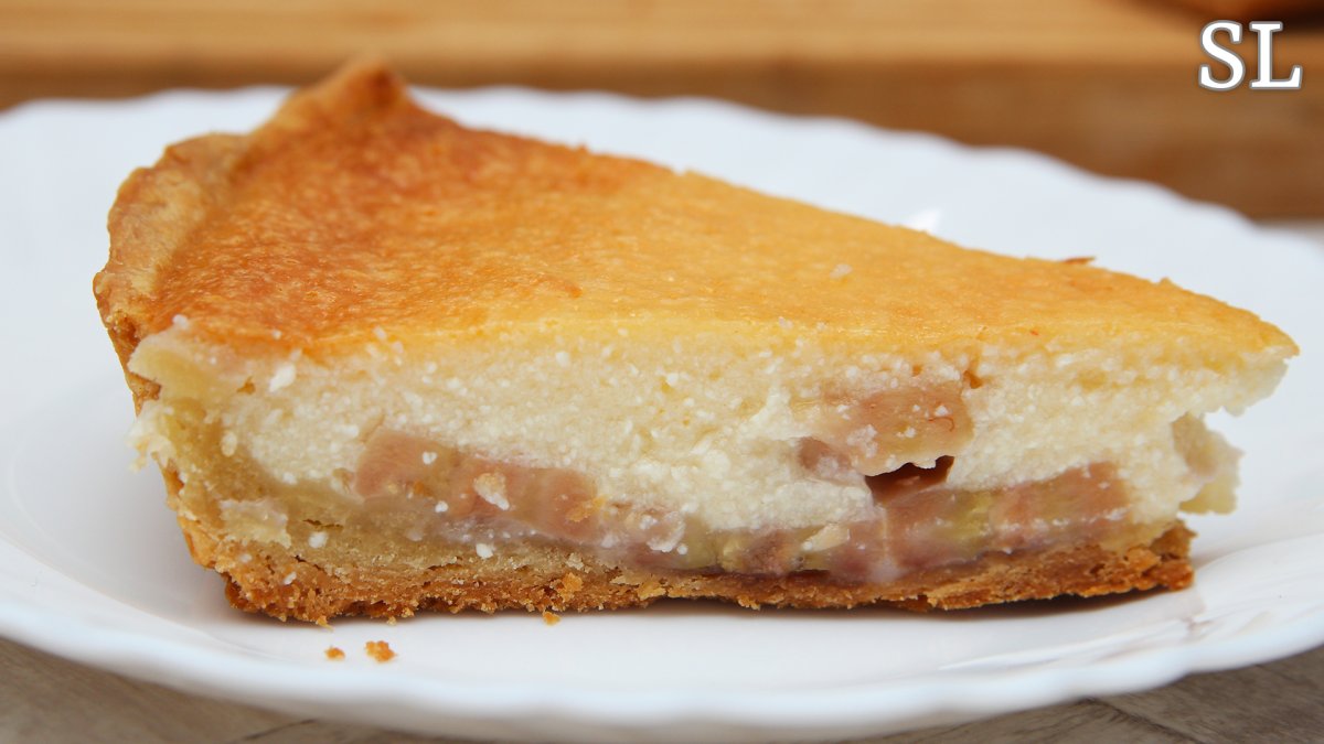 Запеканка с творогом манкой и изюмом и бананом