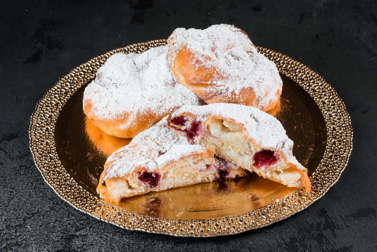 Блины с клубничным джемом