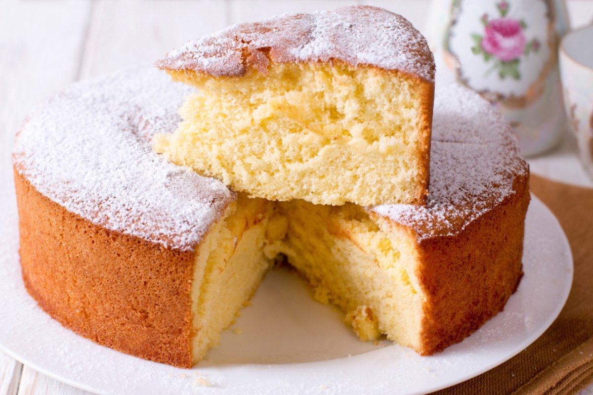 Шарлотка с грушами
