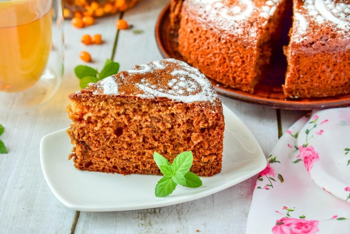 Шарлотка на сметане пышная с яблоками