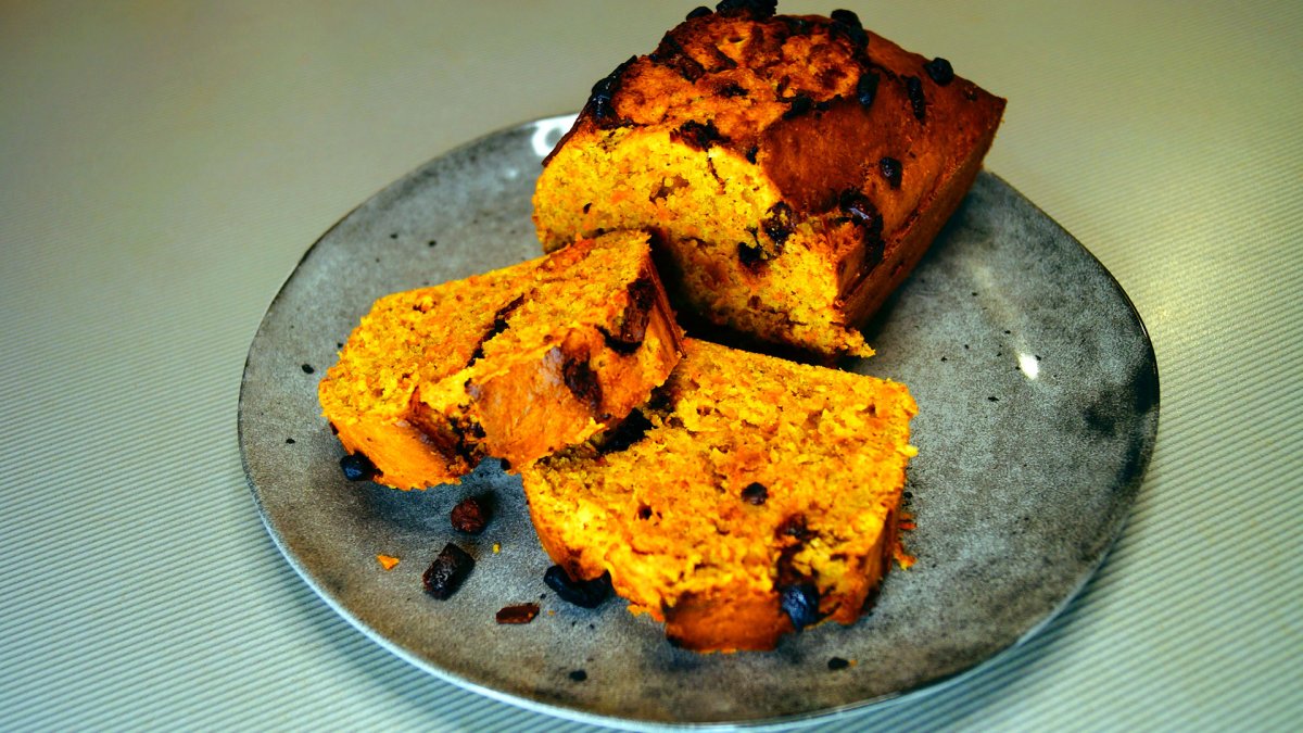 Easy Ginger-Carrot Pineapple Cake Recipe