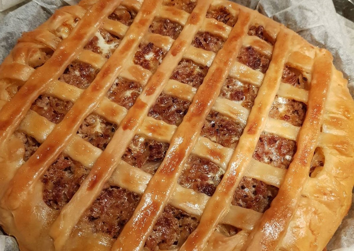 Круглый пирог с мясом