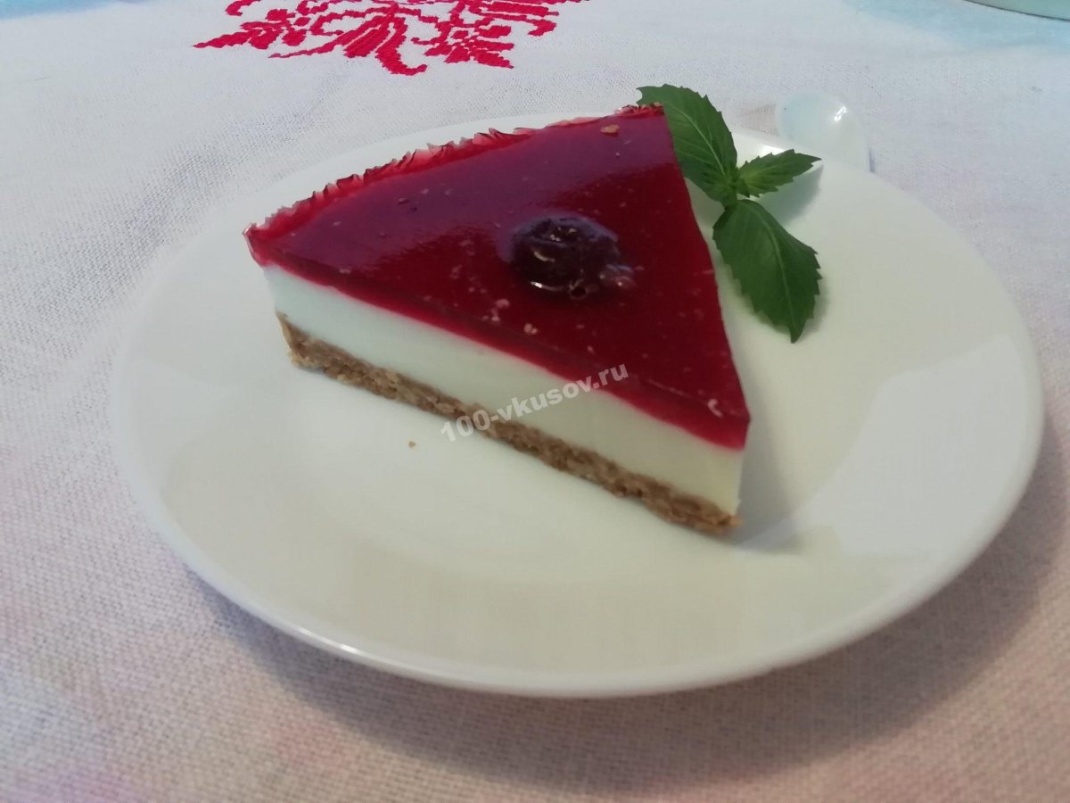 Чизкейк с клубникой и творогом