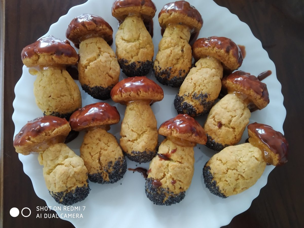 Песочное печенье грибочки