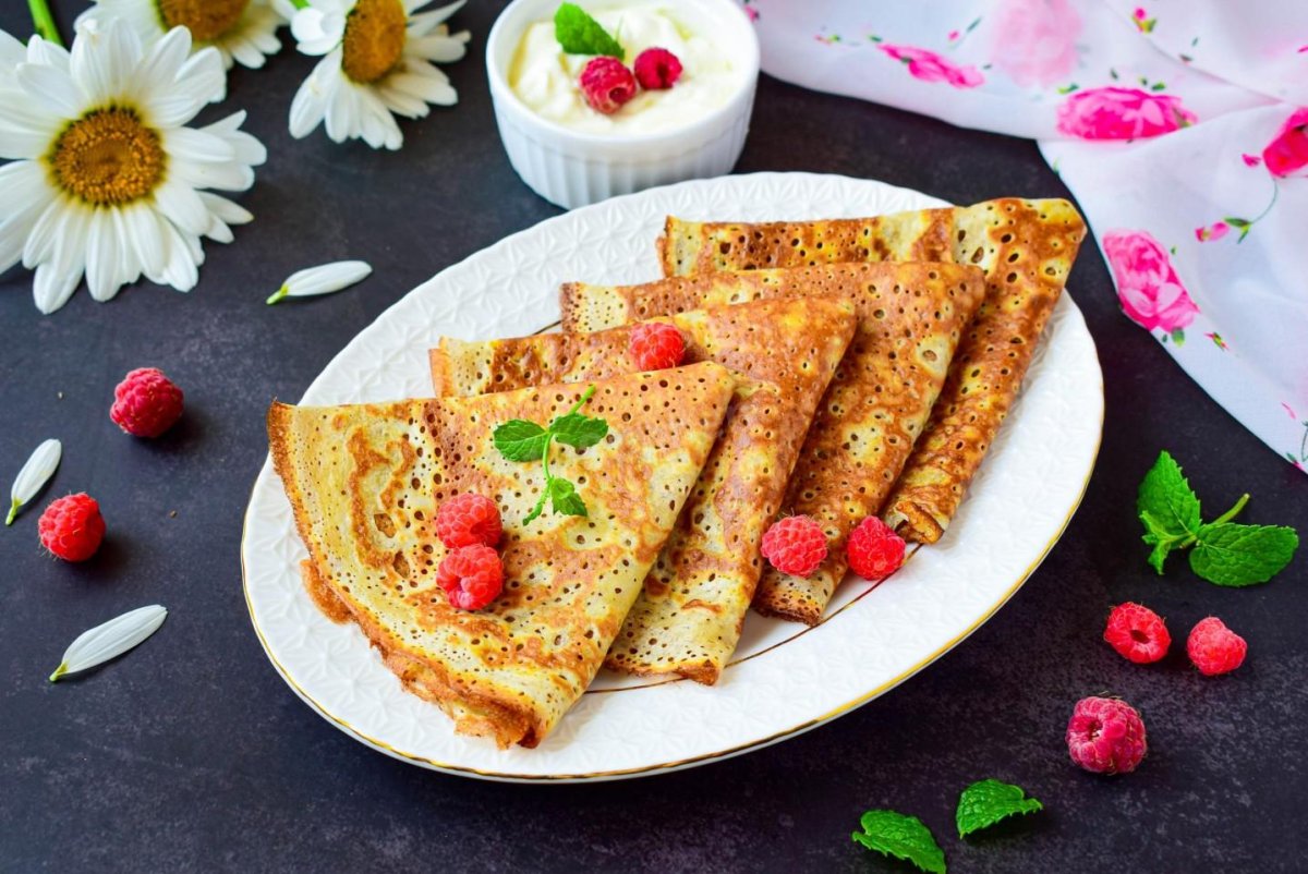 Блины с медом и маслом