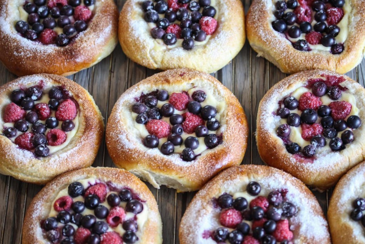 Пирожки с вишней