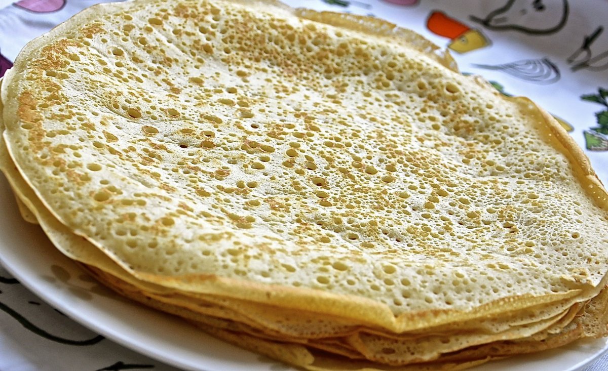Блины на кислом молоке с дырочками
