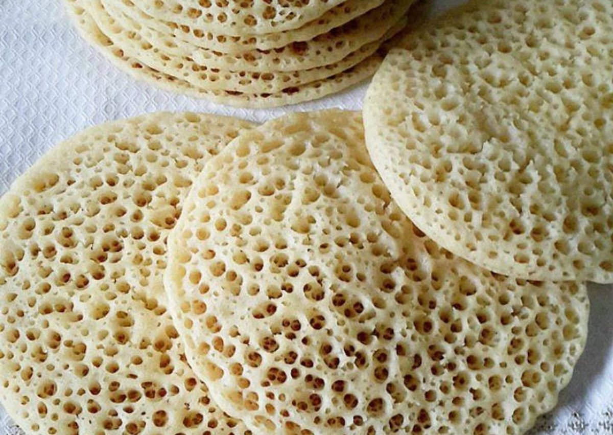 Блины на молоке с дырочками тонкие