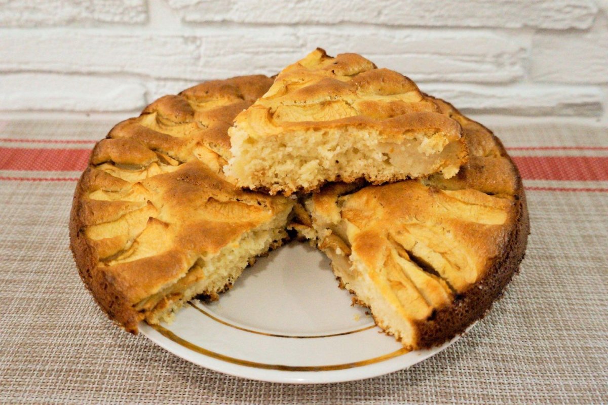 Деревенский пирог с яблоками
