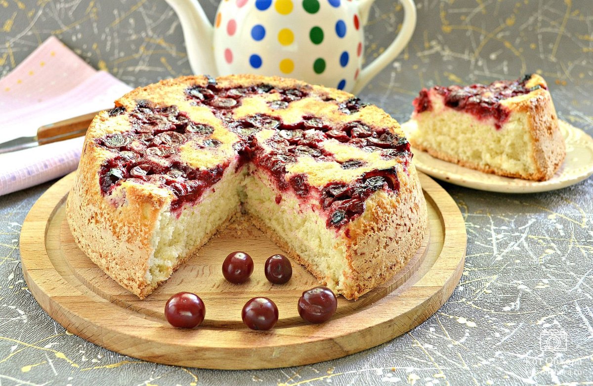 Ежевичная шарлотка