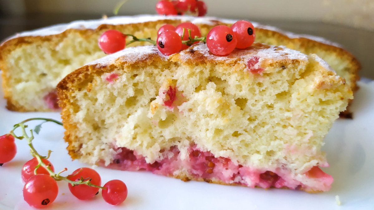 Красивый пирог с ягодами