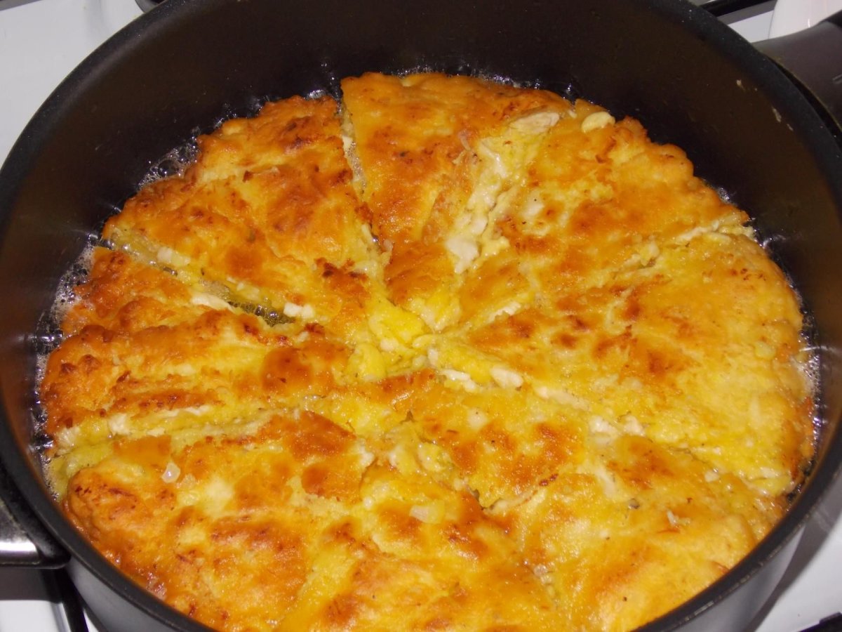 Пирог из картофеля на сковороде