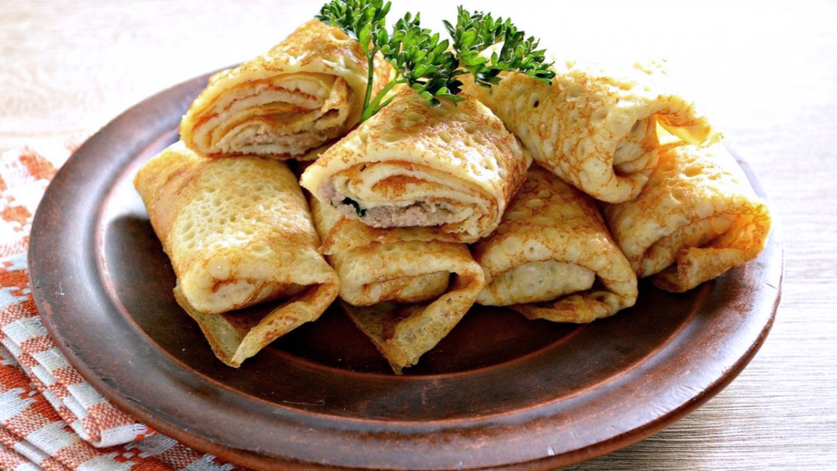 Рулетики из печеночных блинчиков