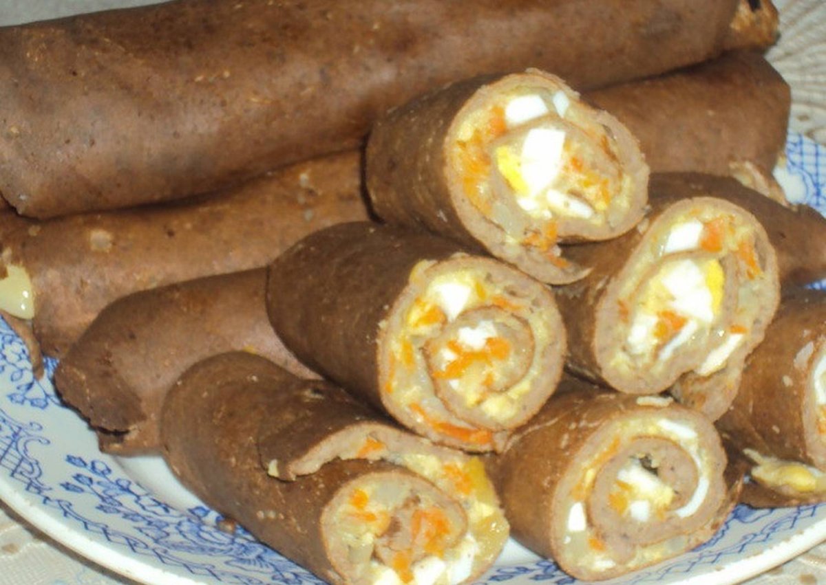 Салат с яичными блинчиками и курицей