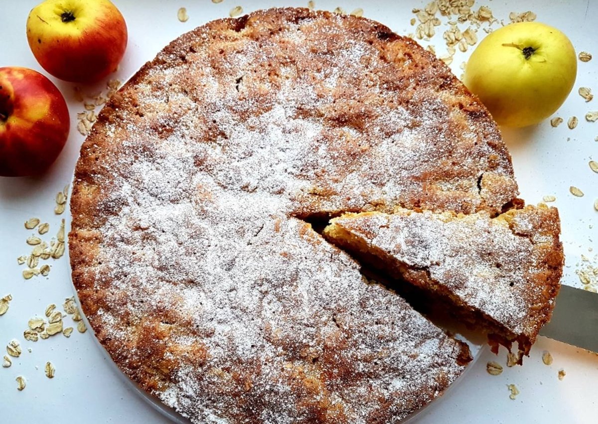 Яблочный пирог с овсянкой