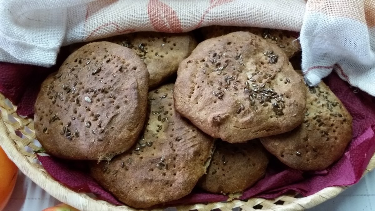 Шарлотка со сгущенкой